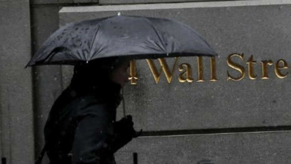 Wall Street cierra a la baja arrastrado por las tecnológicas y a la espera de Jackson Hole