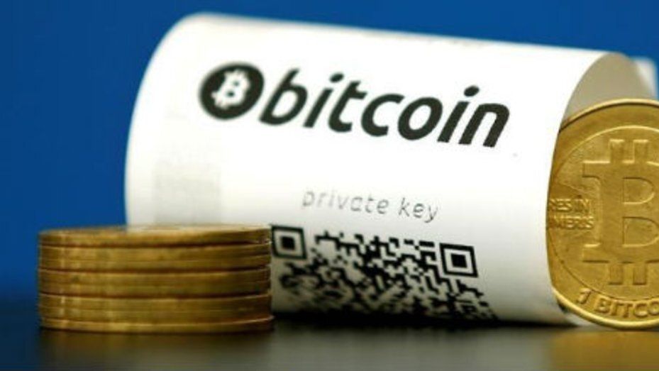 Bitcoin cae más de 12% tras subir por encima de los 16