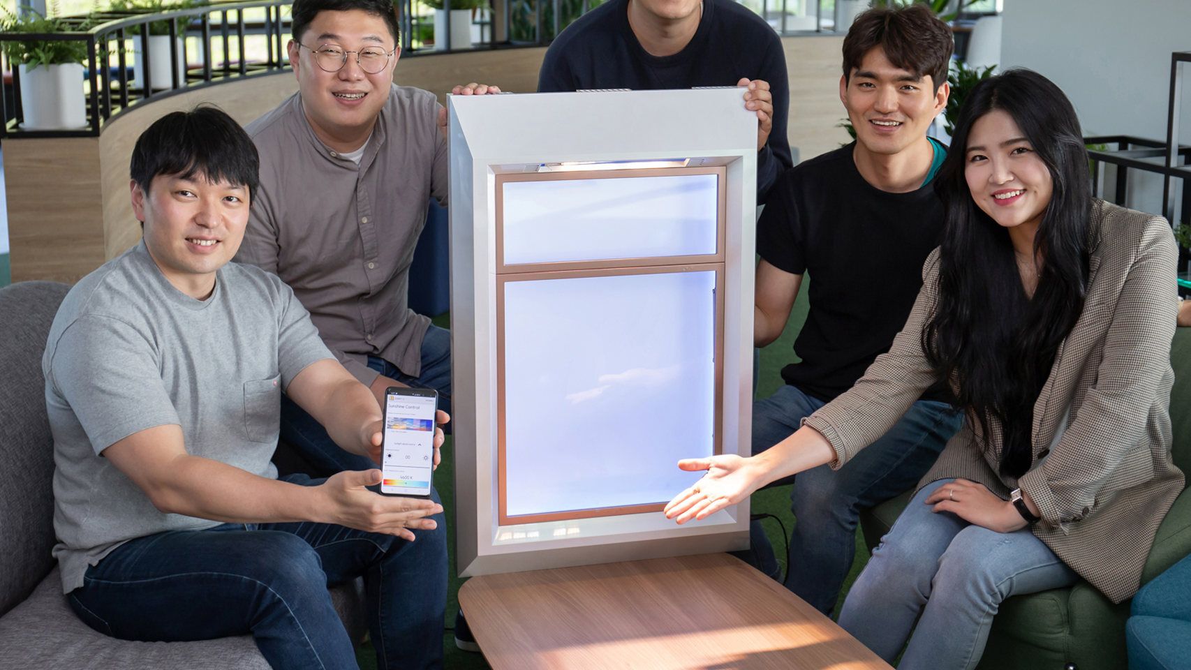 La ventana falsa diseñada por SunnyFive es capaz de generar luz como la natural