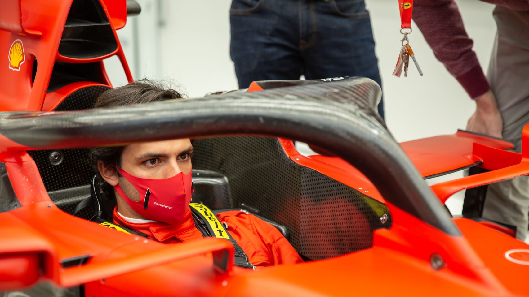 Carlos Sainz se sube al Ferrari F1 por primera vez