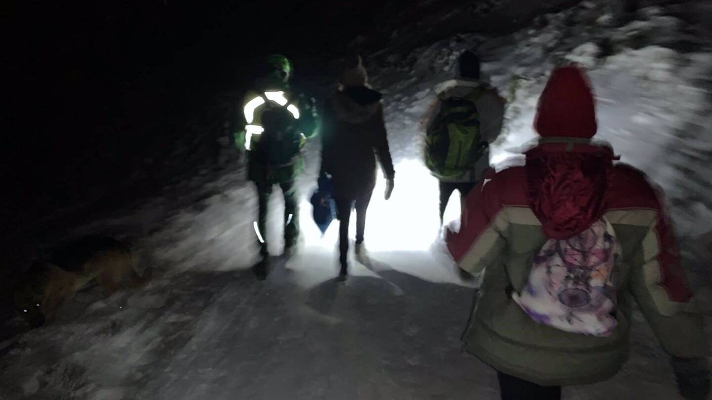 Jóvenes rescatados en Navacerrada. Foto. Guardia Civil