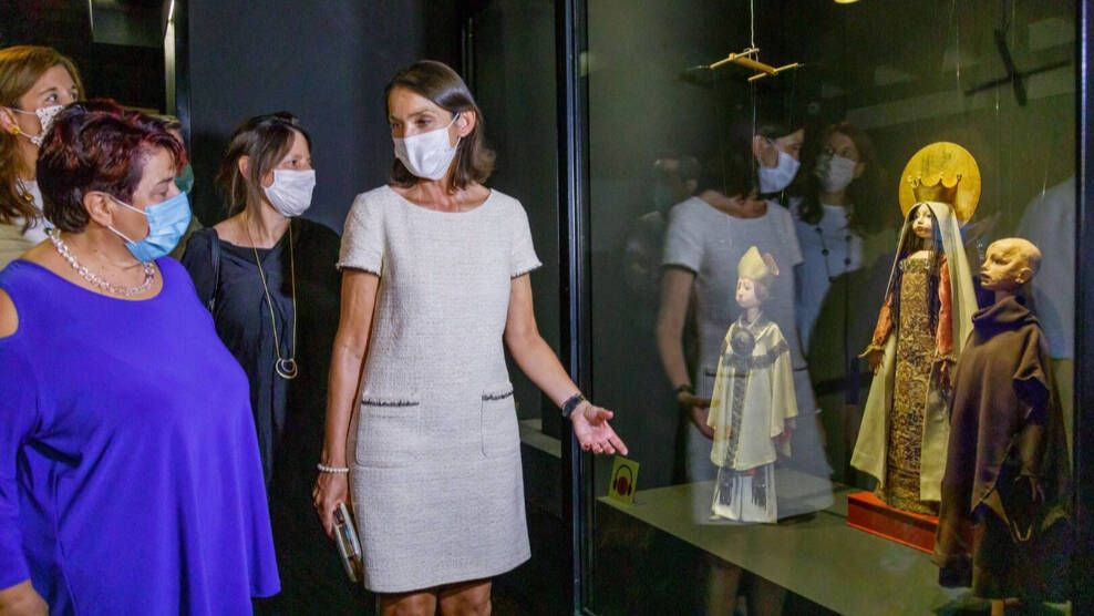 La ministra de Industria, Comercio y Turismo, Reyes Maroto, visita el Museo de Títeres Francisco Peralta, en Puerta de Santiago. Foto: Europa Press