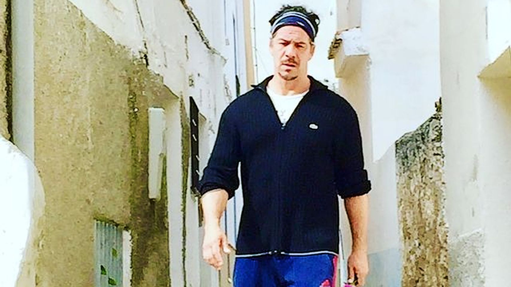 Nacho Palau vive alejado de los focos en su casa de Chelva.