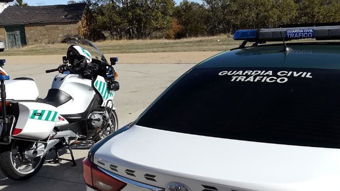 guardia civil coche trafico