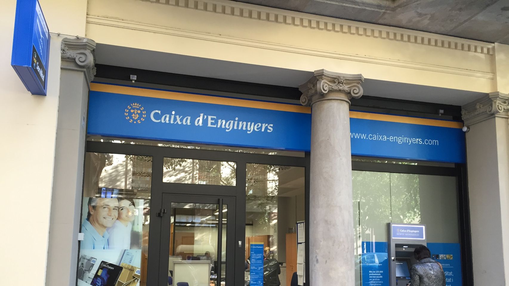 Una sucursal de Caja de Ingenieros.