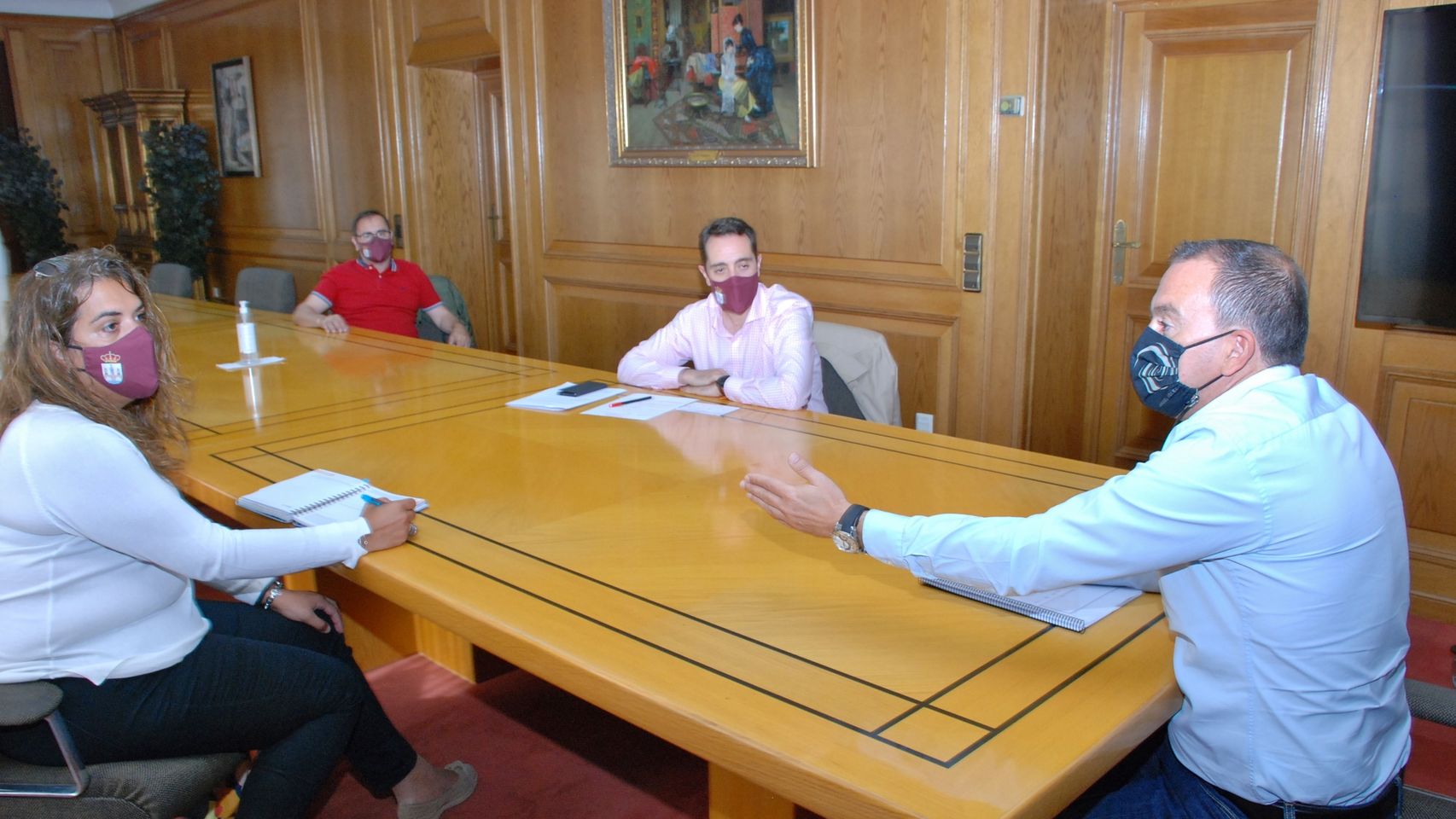 El presidente de la Diputación de Zamora, Francisco Requejo y el alcalde de Benavente, Luciano Huerga durante su reunión de cooperación