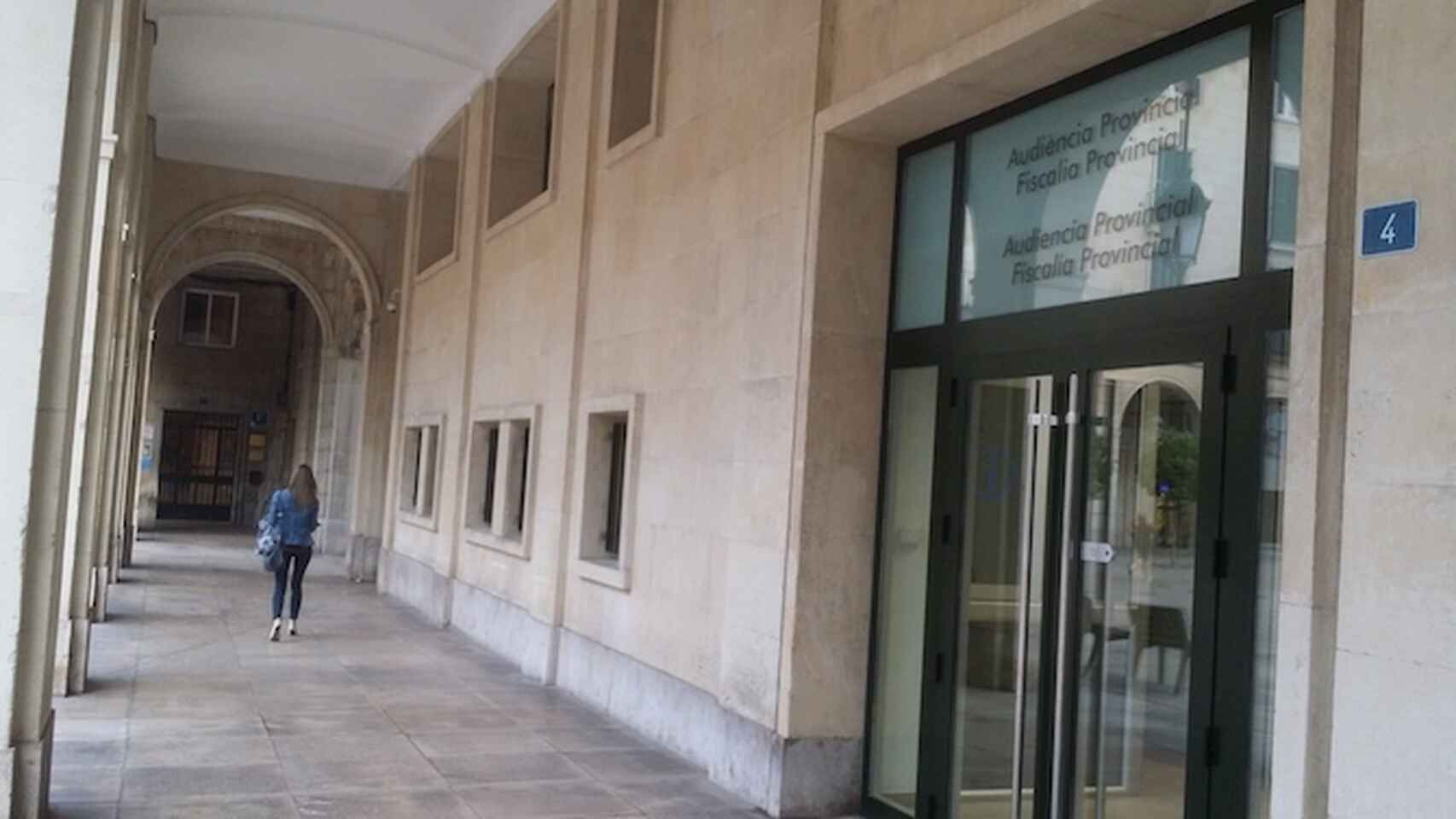 El jurado popular considera culpable al acusado de matar a su madre e intentarlo con su padre.
