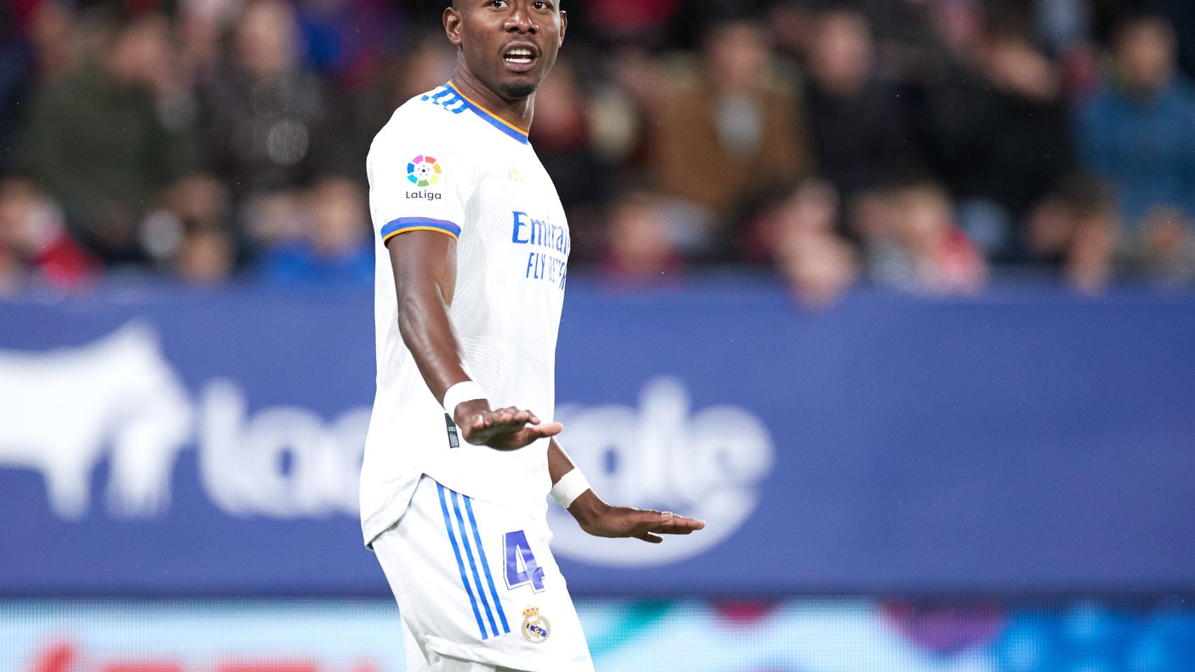 David Alaba durante el Osasuna - Real Madrid