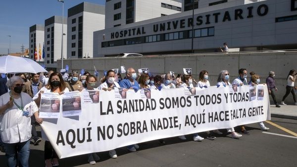 Imagen de archivo de una concentración frente al Hospital Clínico Universitario de Salamanca