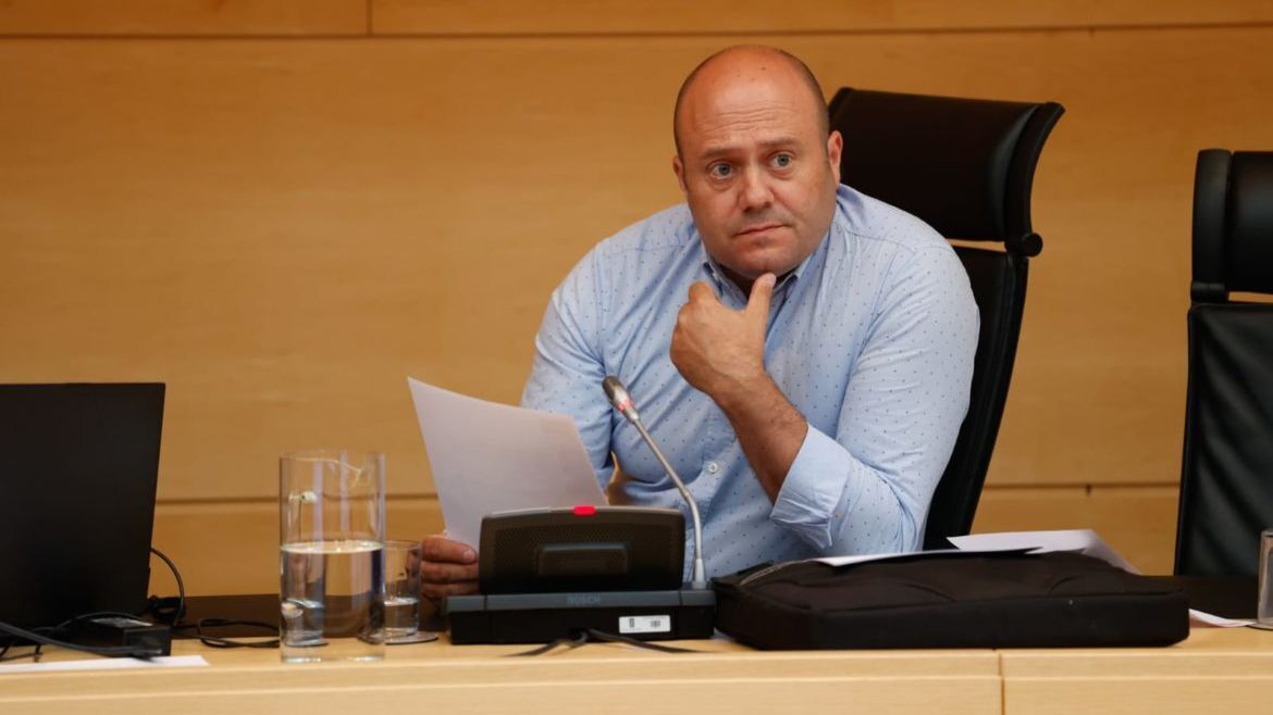 El procurador socialista Javier Campos.